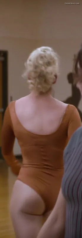 Betty Gilpin photo 1 of 273