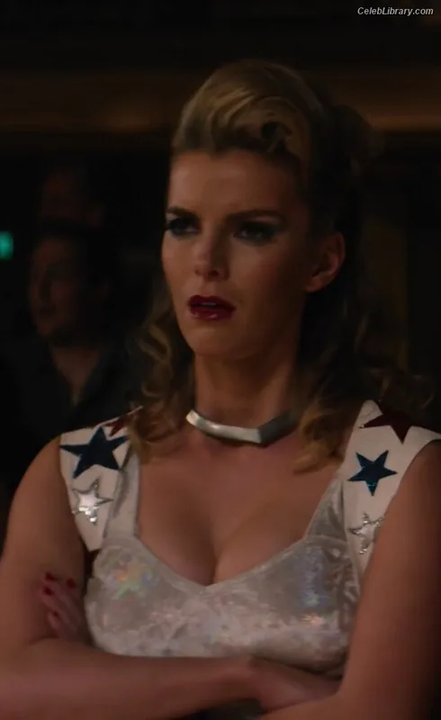 Betty Gilpin photo 21 of 273
