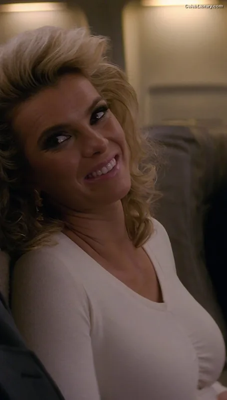 Betty Gilpin photo 12 of 273