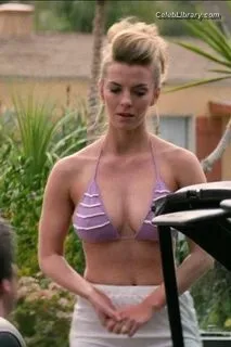 Betty Gilpin photo 19 of 273