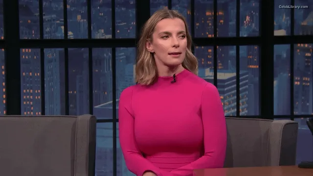 Betty Gilpin photo 22 of 273