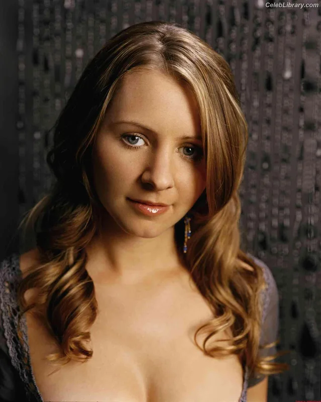 Beverley Mitchell photo 8 of 45