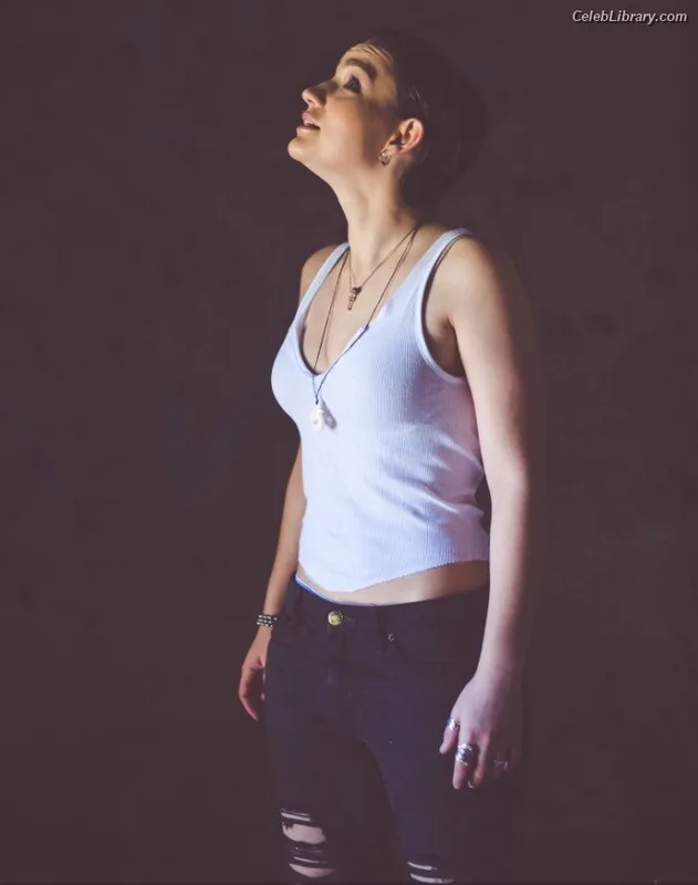 Bex Taylor-Klaus photo 9 of 37