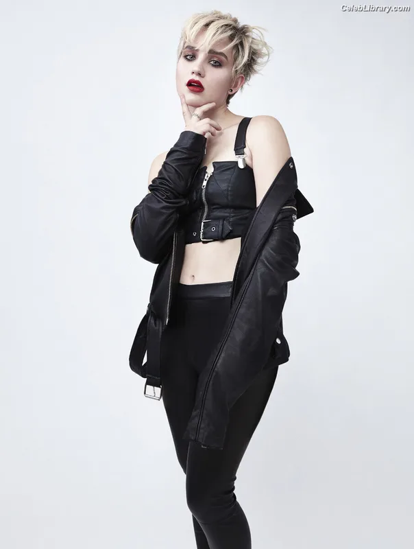 Bex Taylor-Klaus photo 18 of 37
