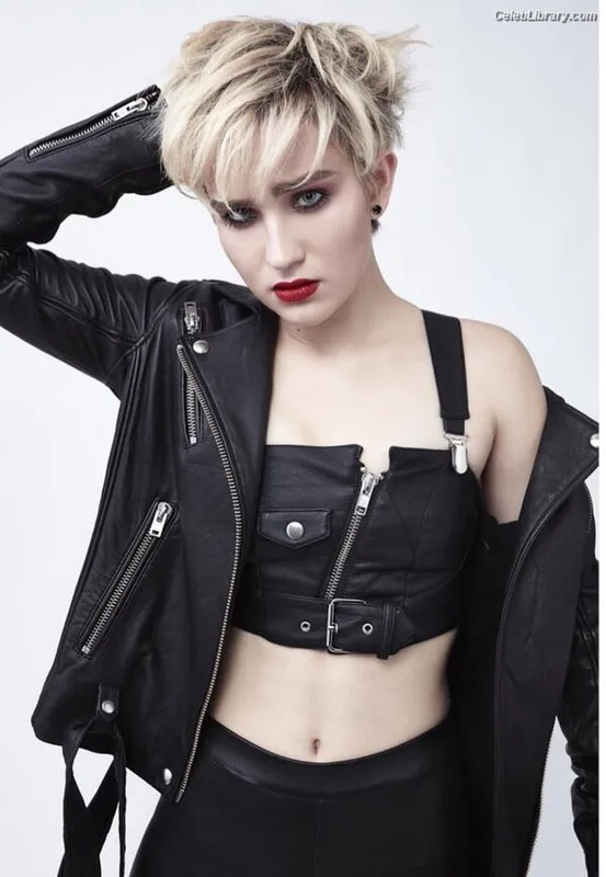 Bex Taylor-Klaus photo 24 of 37