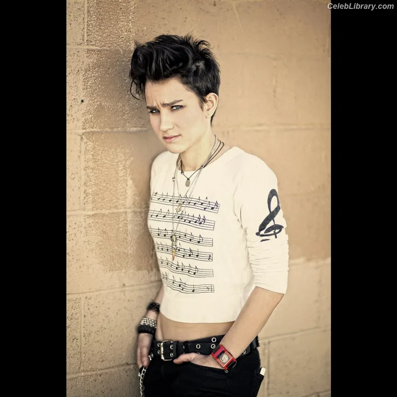 Bex Taylor-Klaus photo 1 of 37
