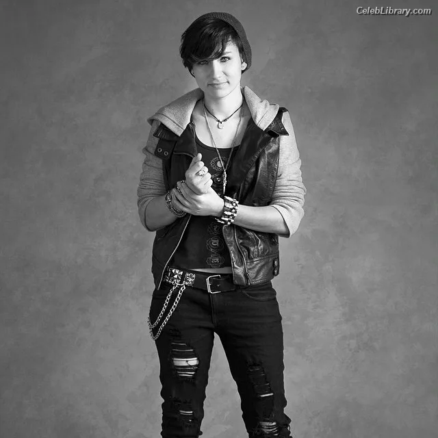 Bex Taylor-Klaus photo 8 of 37
