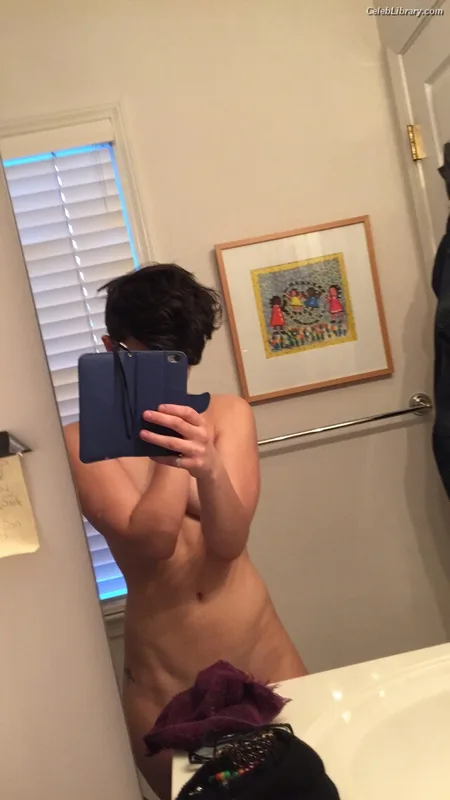 Bex Taylor-Klaus photo 9 of 37