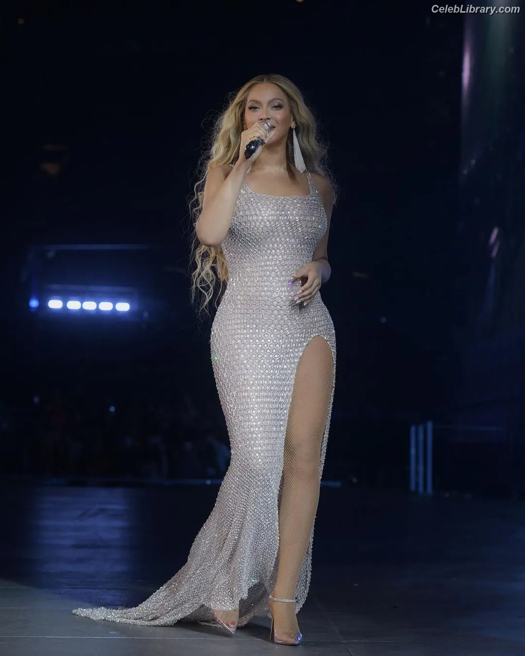Beyoncé photo 24 of 1017