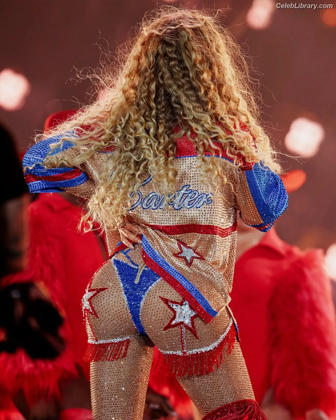 Beyoncé photo 14 of 1017