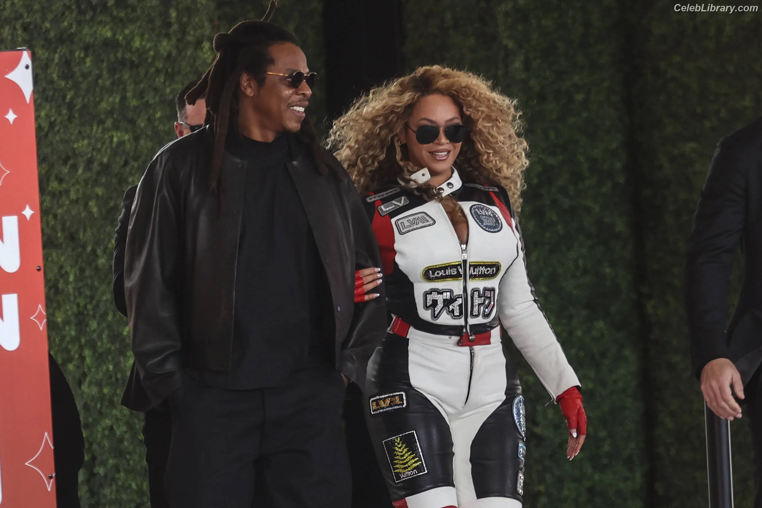 Beyoncé photo 24 of 1017
