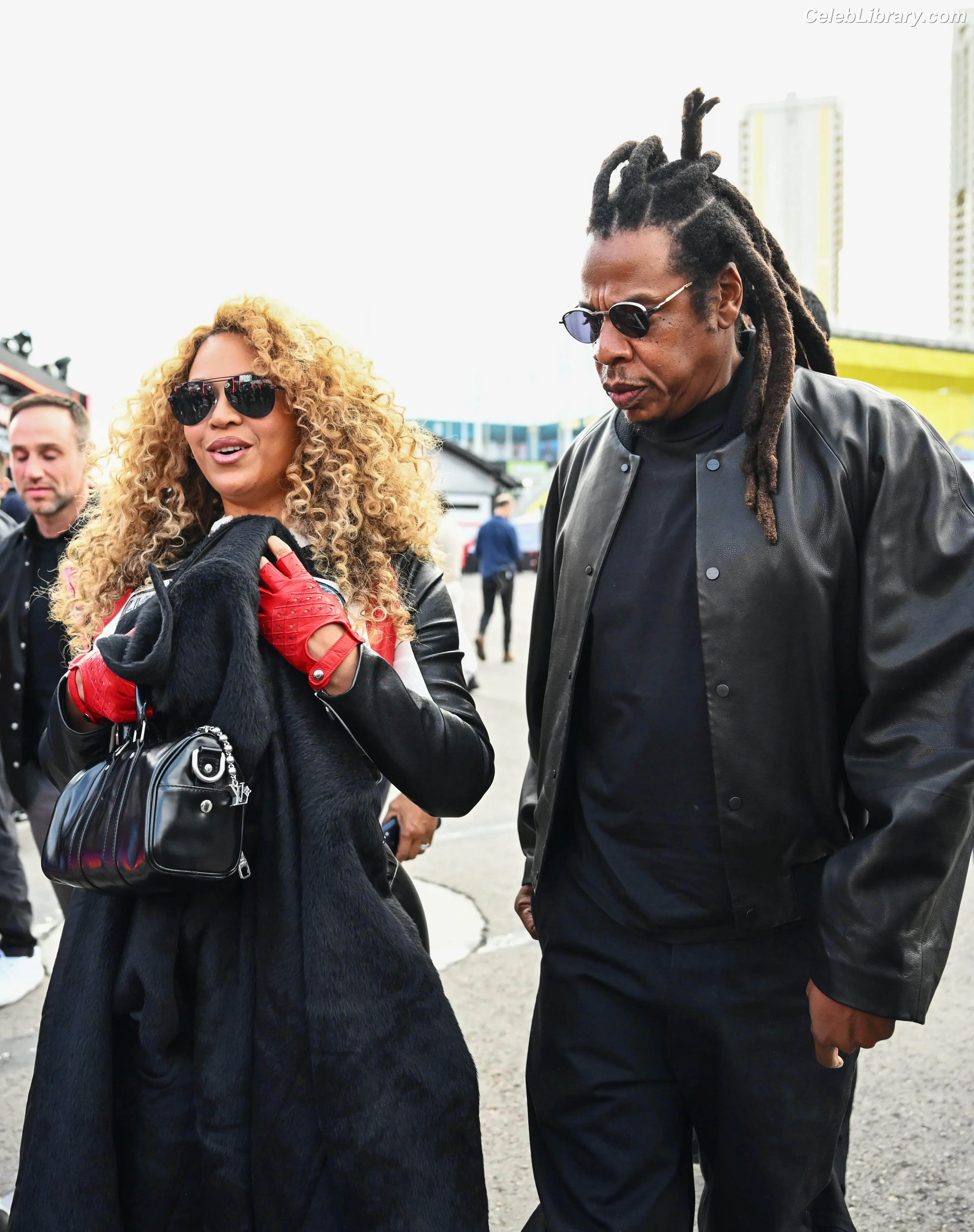 Beyoncé photo 7 of 1017