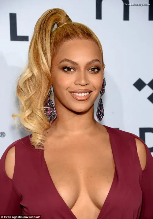 Beyoncé photo 1 of 1017
