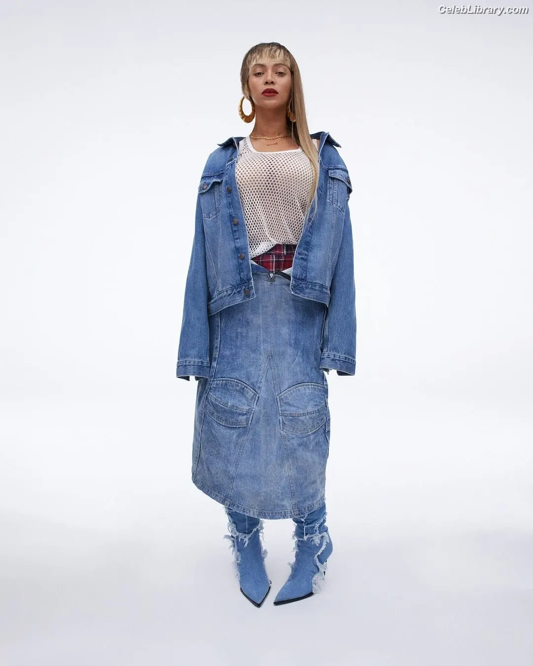 Beyoncé photo 15 of 1017