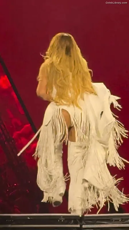 Beyoncé photo 17 of 1018