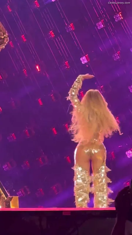 Beyoncé photo 23 of 1018