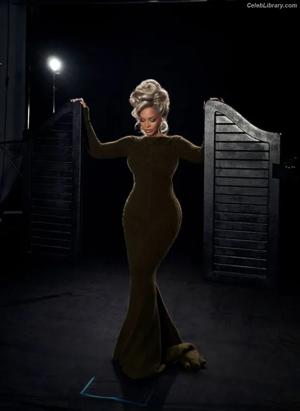 Beyoncé photo 1 of 1018