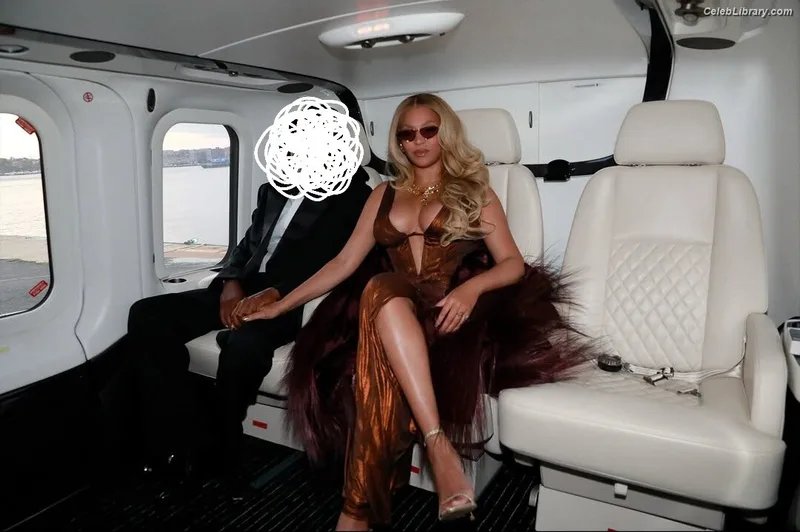 Beyoncé photo 17 of 1018
