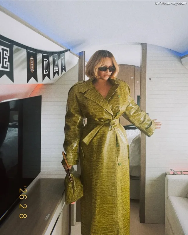 Beyoncé photo 19 of 1018