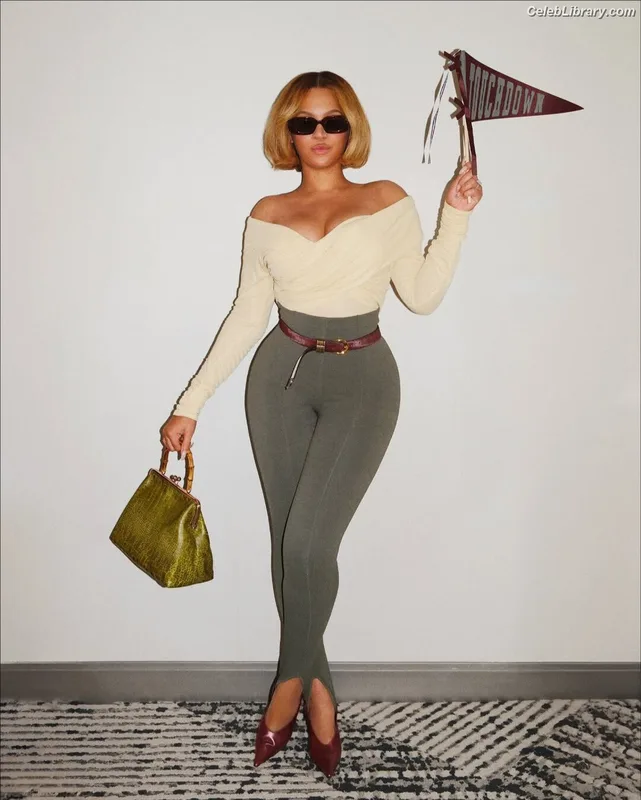 Beyoncé photo 23 of 1018