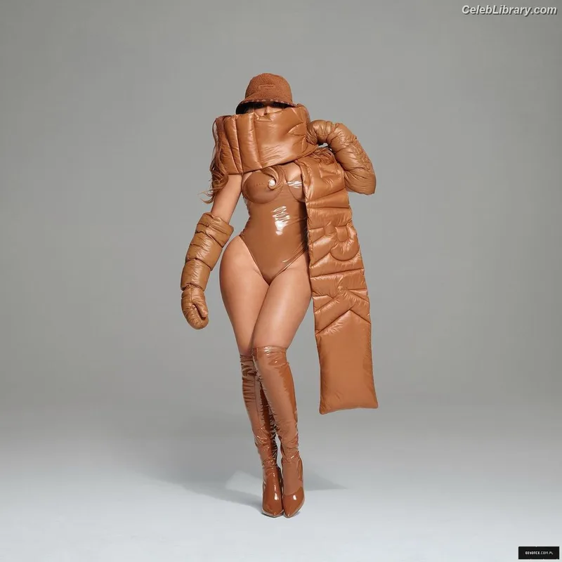 Beyoncé photo 9 of 1018