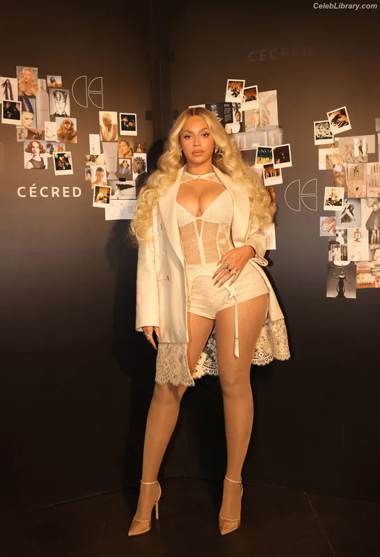 Beyoncé photo 19 of 1018