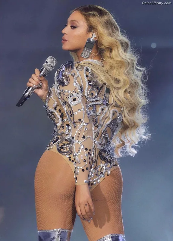 Beyoncé photo 19 of 1018