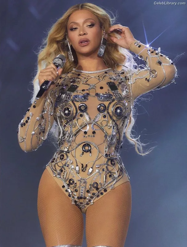 Beyoncé photo 20 of 1018