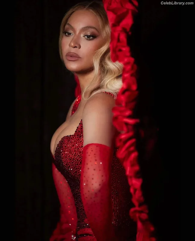 Beyoncé photo 1 of 1018