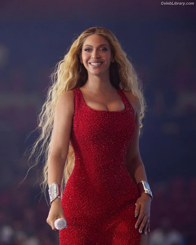 Beyoncé photo 12 of 1018