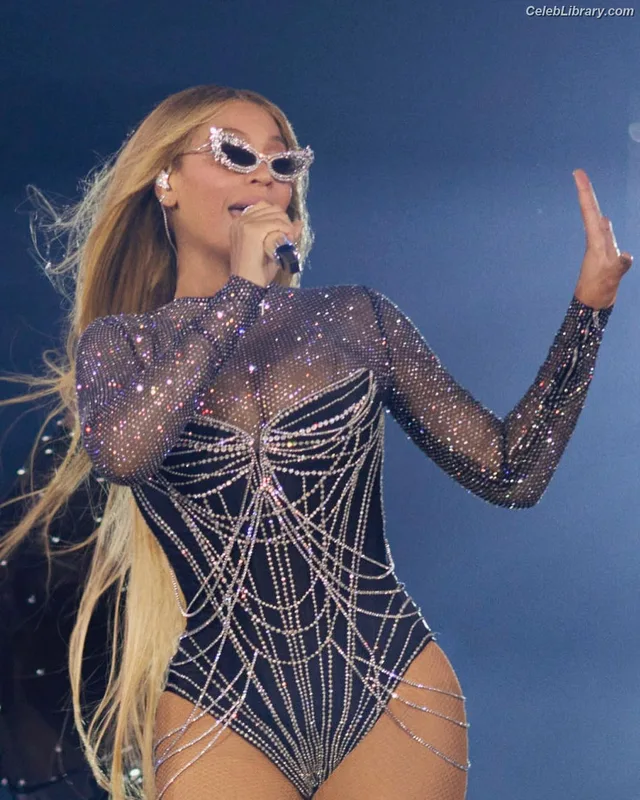 Beyoncé photo 21 of 1018