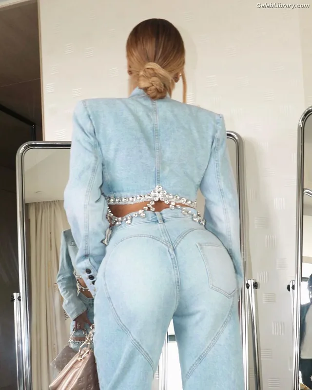 Beyoncé photo 10 of 1018