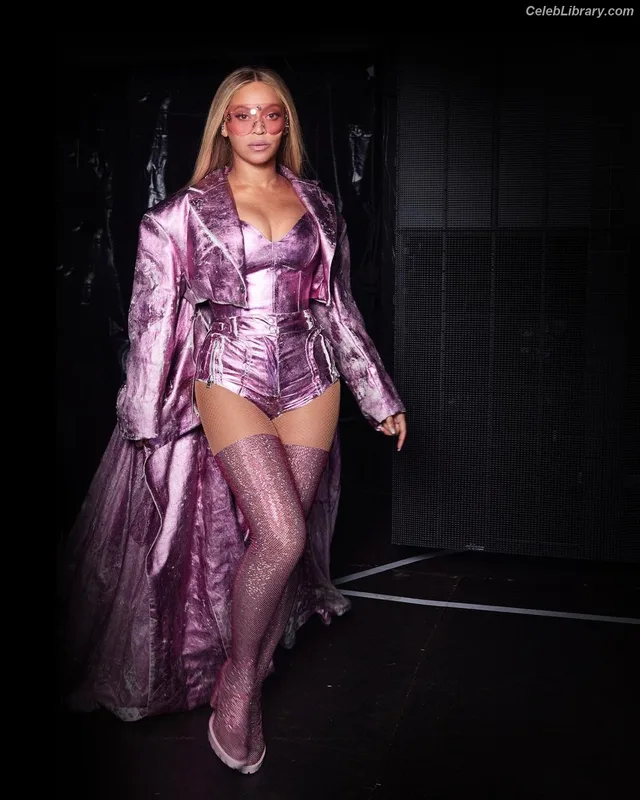 Beyoncé photo 19 of 1018