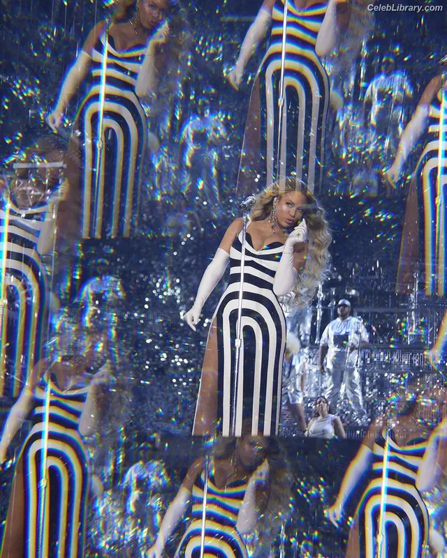 Beyoncé photo 6 of 1018