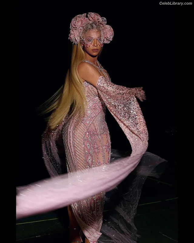 Beyoncé photo 19 of 1018