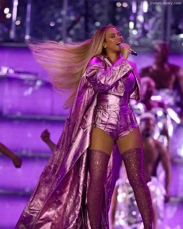 Beyoncé photo 22 of 1018