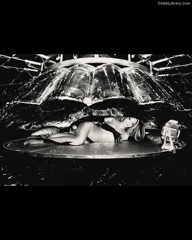 Beyoncé photo 1 of 1018