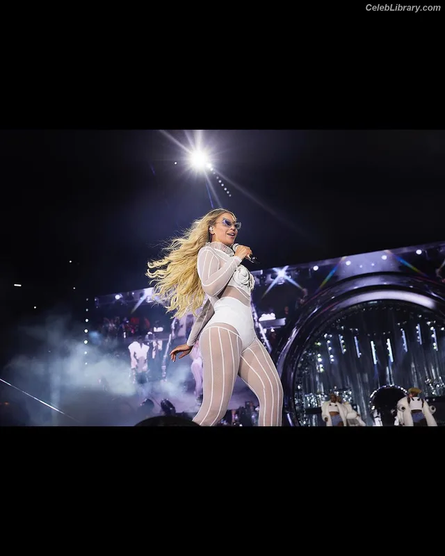 Beyoncé photo 21 of 1018