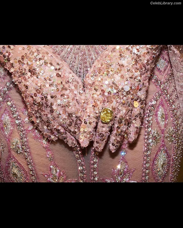 Beyoncé photo 2 of 1018