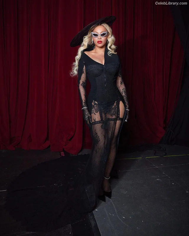 Beyoncé photo 8 of 1018