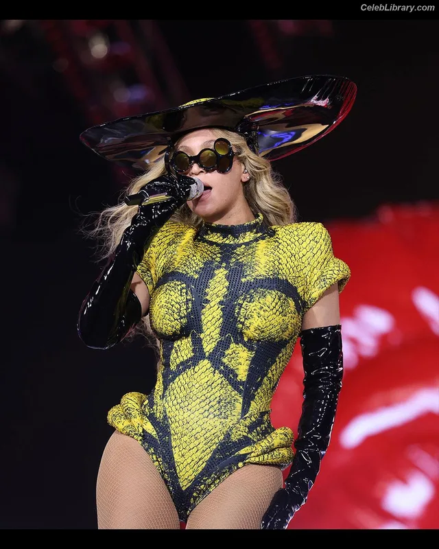 Beyoncé photo 19 of 1018