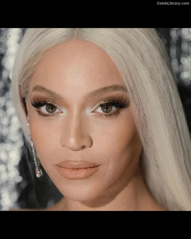 Beyoncé photo 7 of 1018