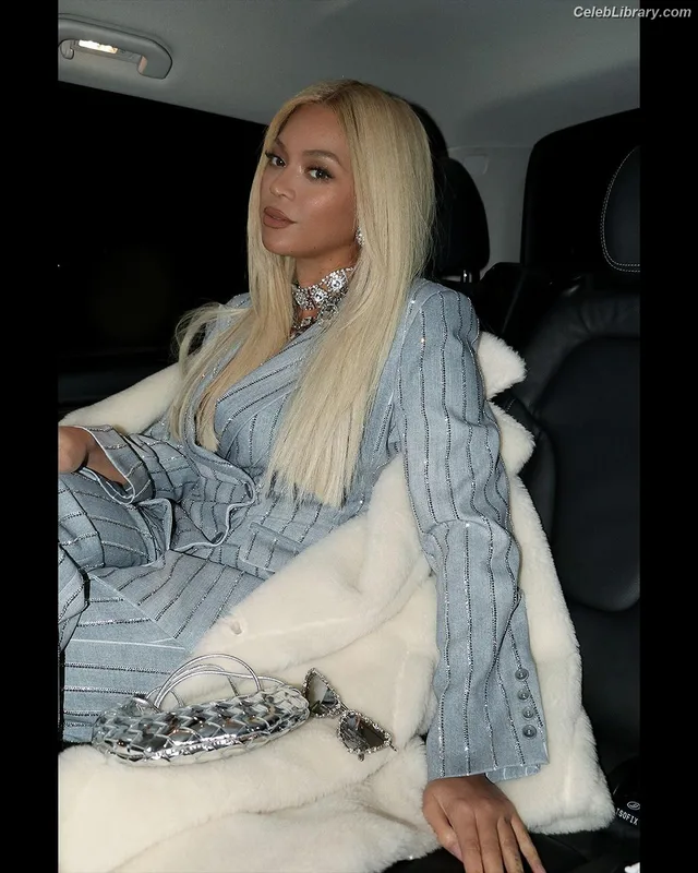 Beyoncé photo 15 of 1018