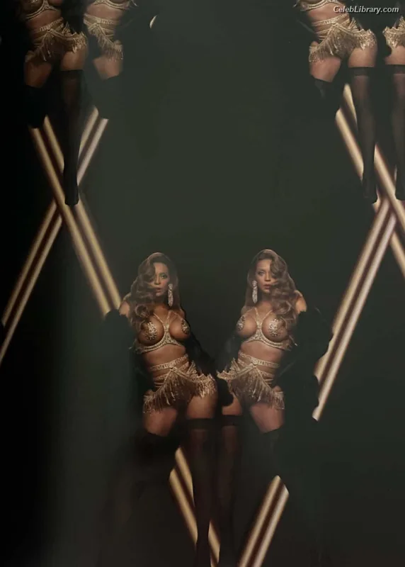 Beyoncé photo 24 of 1018