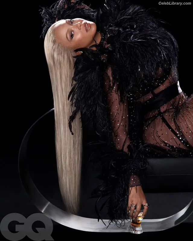 Beyoncé photo 17 of 1018
