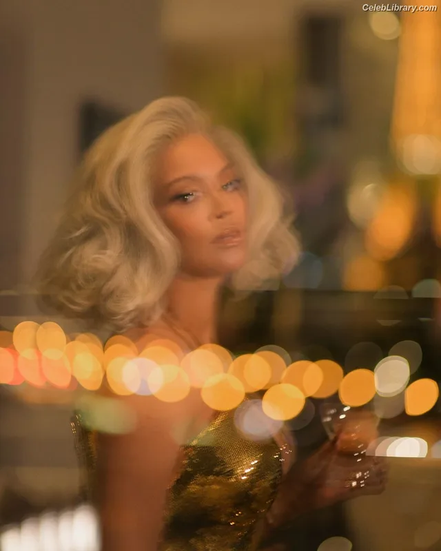 Beyoncé photo 5 of 1018