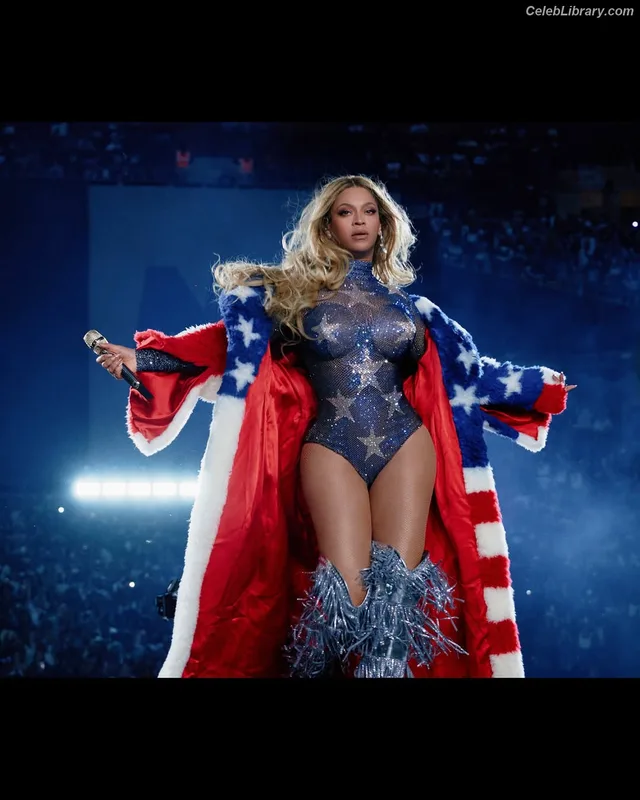 Beyoncé photo 3 of 1018