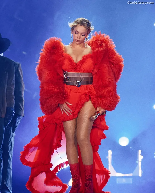 Beyoncé photo 13 of 1018