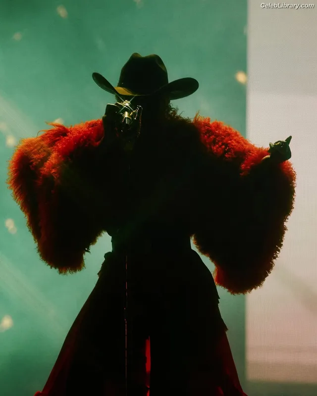 Beyoncé photo 15 of 1018