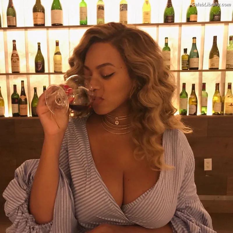 Beyoncé photo 19 of 1018